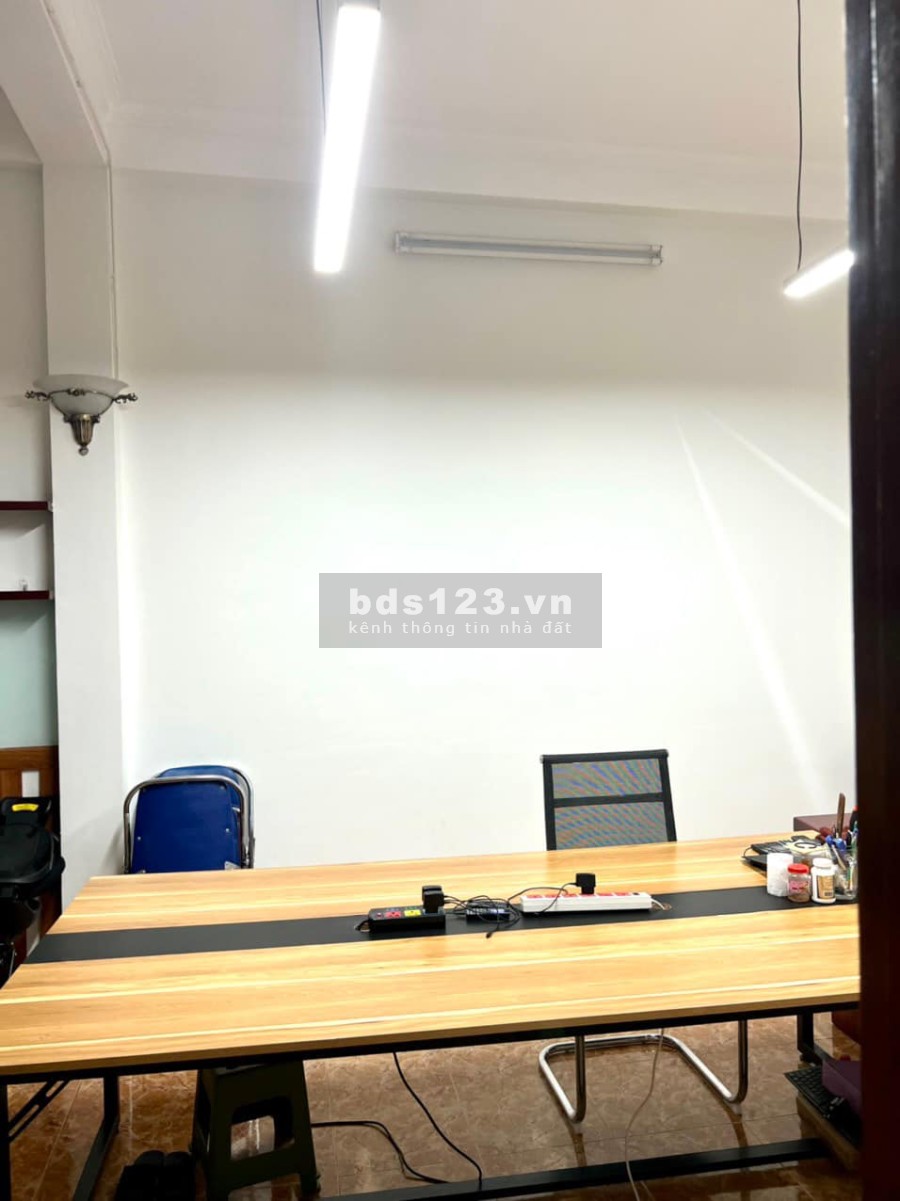 Bán nhà PL Pháo Đài Láng, lô góc ô tô kinh doanh tốt giá 16 tỷ. LH 0912442669