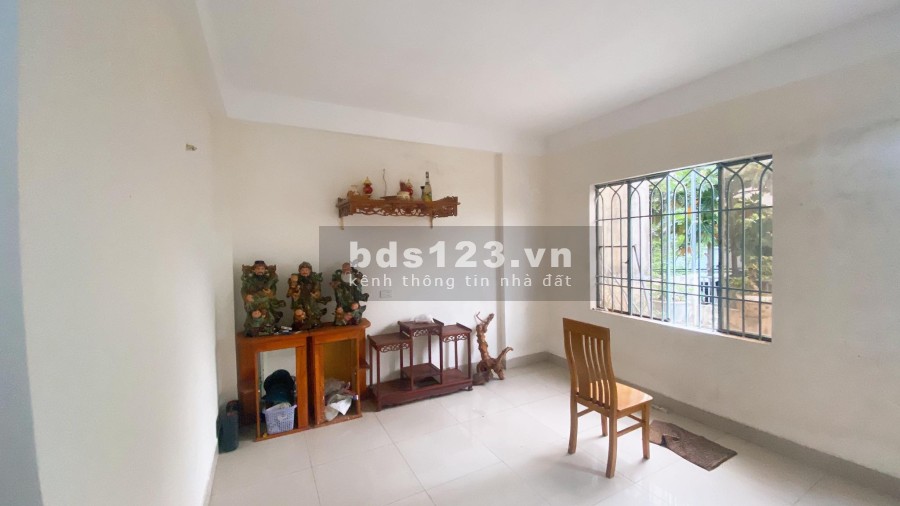- Cần bán nhà đường phần lăng 17 , 2 tầng, diện tích 85m2, mặt tiền 7m, giá 4,7 tỷ