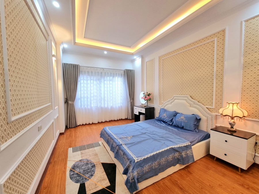 Bán nhà đẹp Khương Trung diện tích 32m2 đúc 5 tầng mặt tiền 3.6m giá bán chỉ 4.38 tỷ