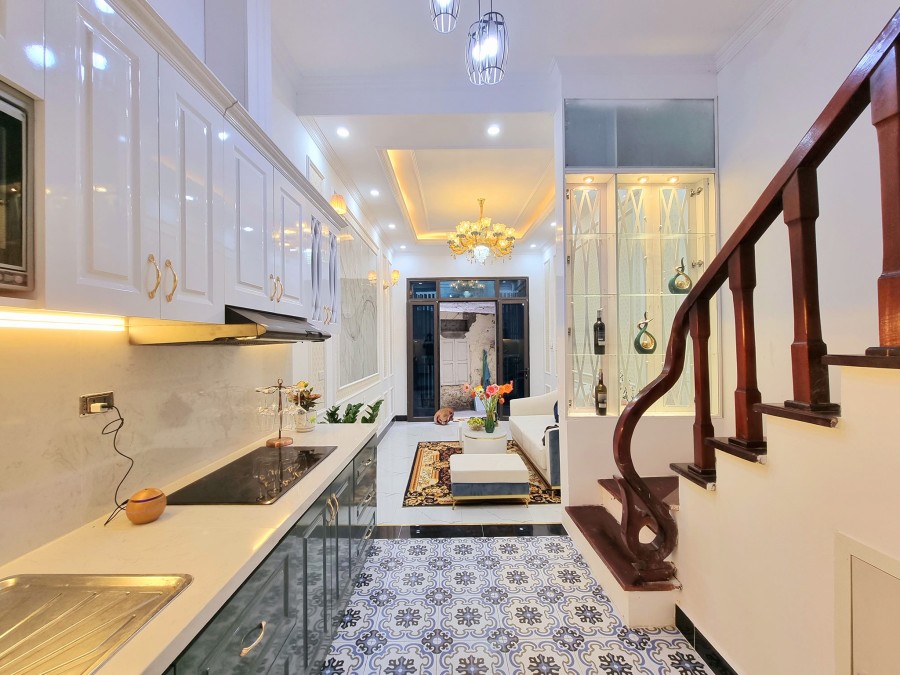 Bán nhà đẹp Khương Trung diện tích 32m2 đúc 5 tầng mặt tiền 3.6m giá bán chỉ 4.38 tỷ