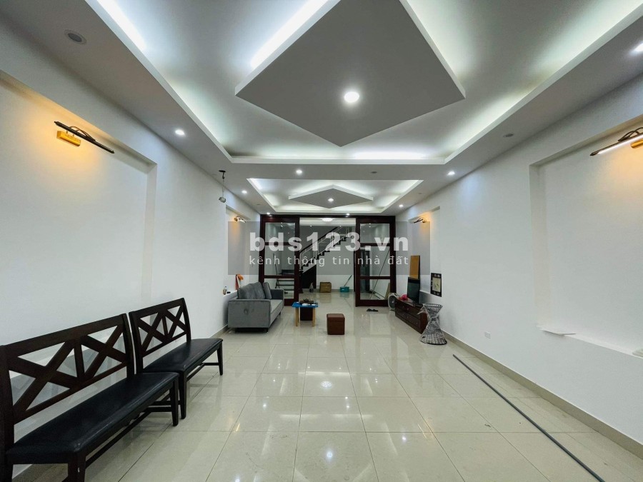 Bán nhà diện tích 75m2 5 tầng 5mt Nguyễn văn Cừ Long Biên ô tô vào nhà giá 8.9 tỷ