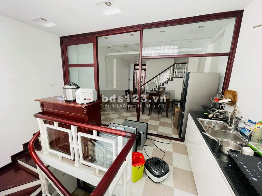 Bán nhà diện tích 75m2 5 tầng 5mt Nguyễn văn Cừ Long Biên ô tô vào nhà giá 8.9 tỷ