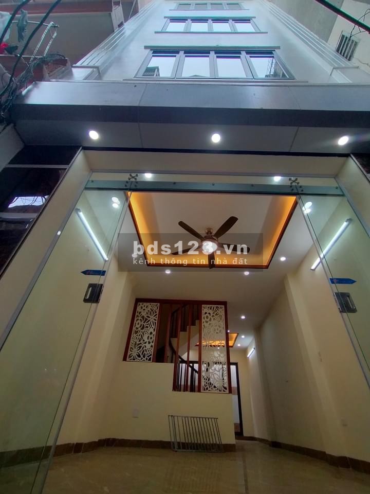 Bán nhà ngõ Đê Trần Khát Chân Quận Hai Bà Trưng Hà Nội, dt 40m2 5 tầng ngõ rộng
