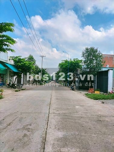 Gia đình thua lỗ kinh doanh cần bán lô đất gần ở khu công nghiệp Mỹ Phước 3 vị trí đẹp dân đông