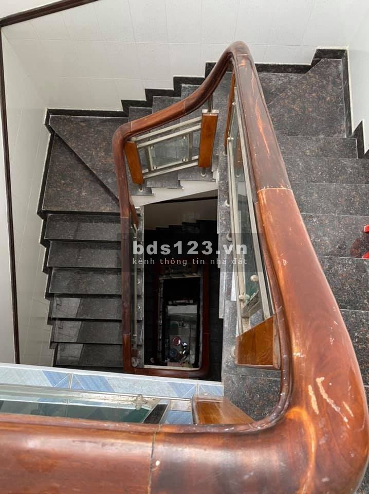 Bán nhà 4 tầng BTCT Lê Hồng Phong diện tích 4,2x12 Quận 5 giá chỉ 8 tỷ lh 0901336567
