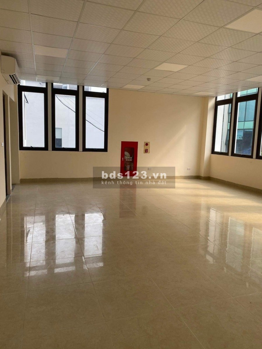 Cho thuê văn phòng tại phố Kim Mã tòa nhà vừa xây xong, mới 100%, lh 0972401788