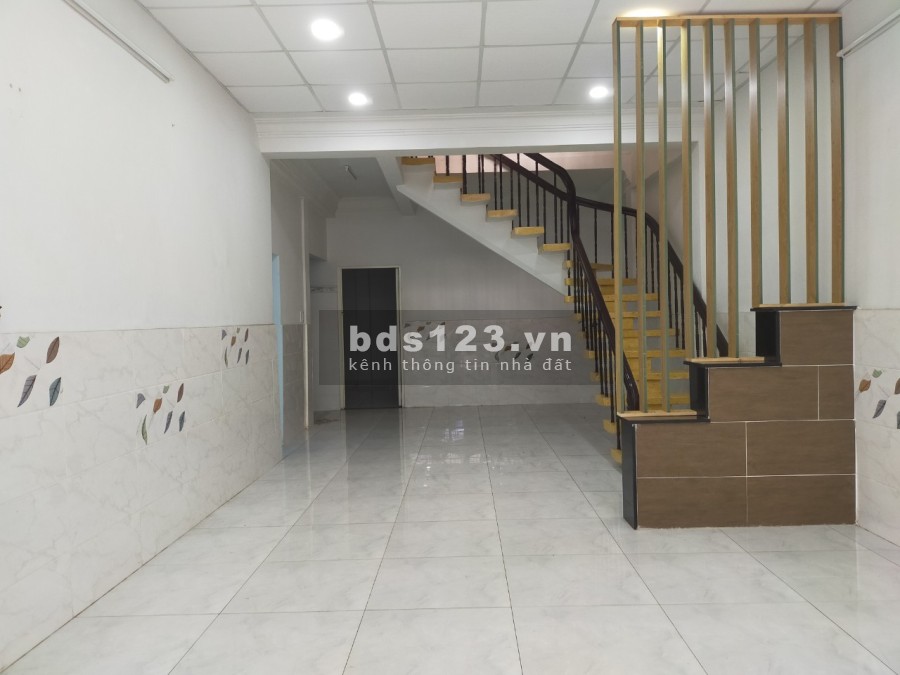 Nhà cho thuê nguyên căn khu vực xe hơi qua lại dễ dàng giá 13 triệu/tháng, khu an ninh
