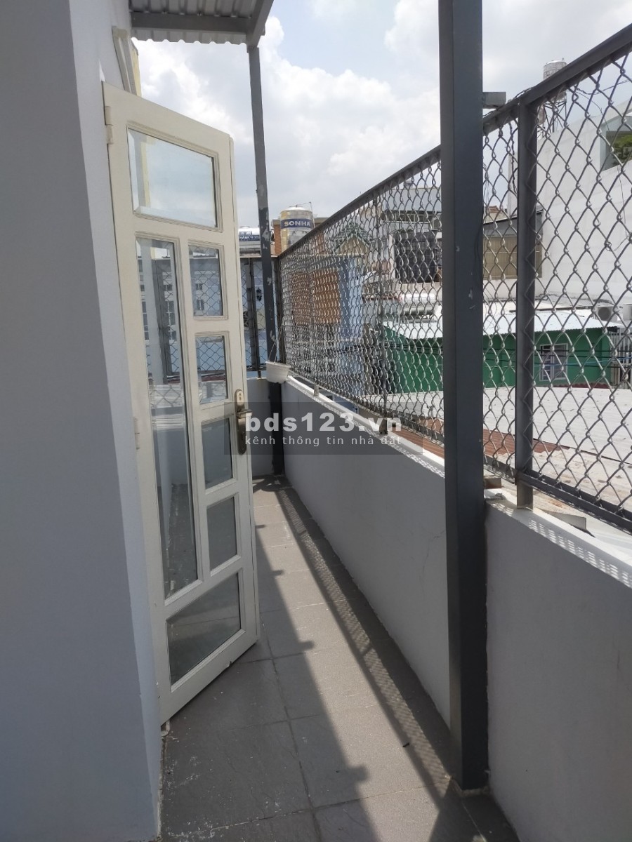 Nhà cho thuê nguyên căn khu vực xe hơi qua lại dễ dàng giá 13 triệu/tháng, khu an ninh