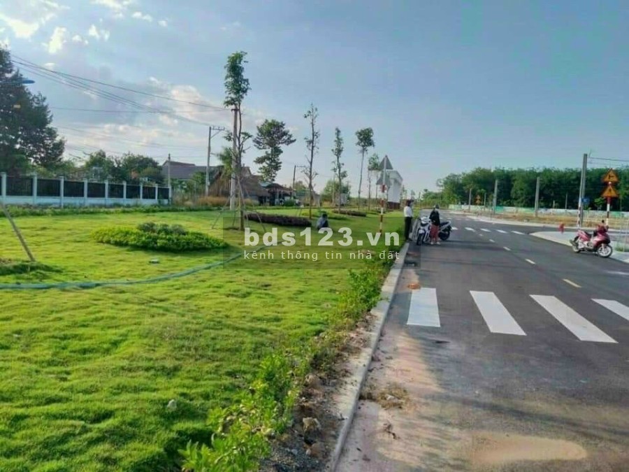 Chính chủ bán ngộp lô đất lấy vốn kinh doanh, sổ sẵn công chứng nhanh trong tuần