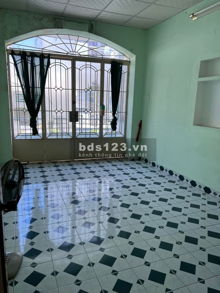 Muốn sang tên gấp căn nhà Bùi Tư Toàn, sổ hồng riêng, hỗ trợ vay ngân hàng, giá tốt đầu tư