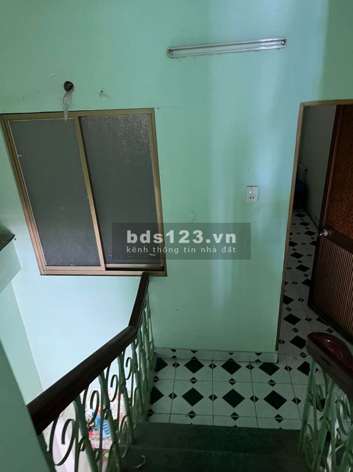 Muốn sang tên gấp căn nhà Bùi Tư Toàn, sổ hồng riêng, hỗ trợ vay ngân hàng, giá tốt đầu tư