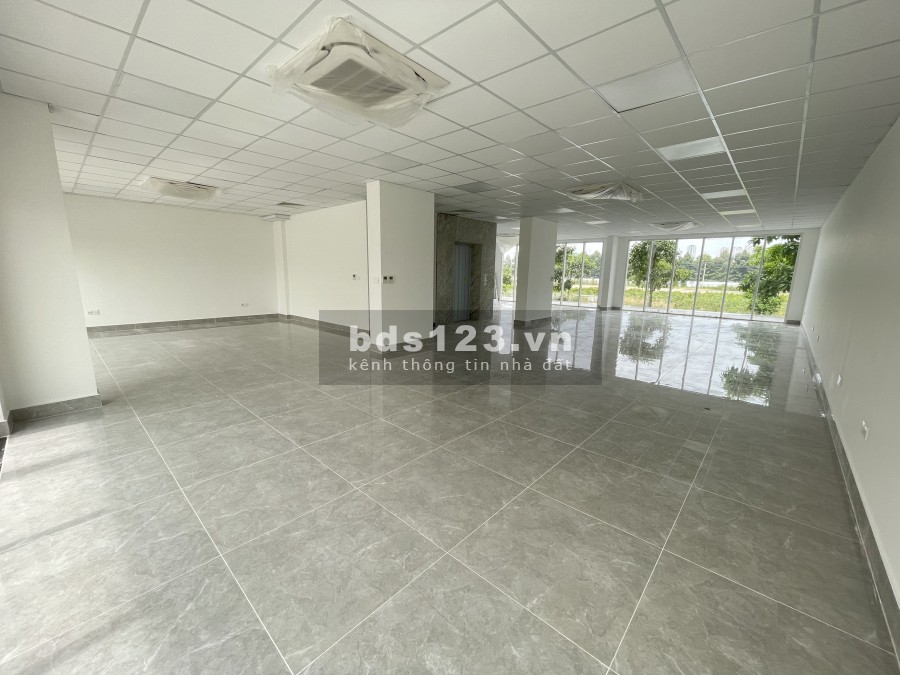 Cho thuê cặp shophouse Saritown. Đã hoàn thiện có thang máy. Gía 13000$