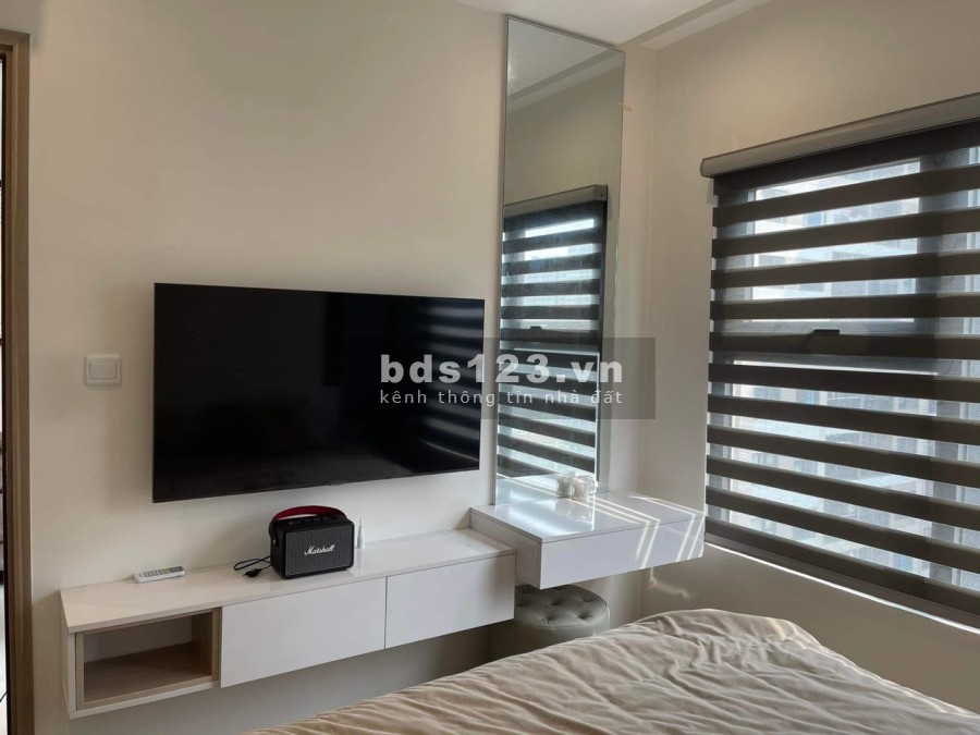 Chính chủ bán nhanh căn hộ 2N2WC tầng trung giá rẻ-Vinhomes Ocean Park