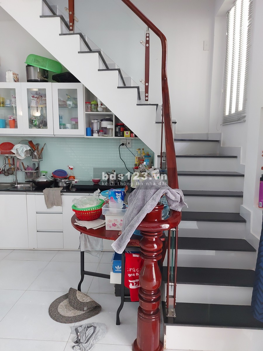 Gia đình định cư Mỹ cần bán nhà hẻm 202/ Phạm Văn Hai, P.5, Q.Tân Bình