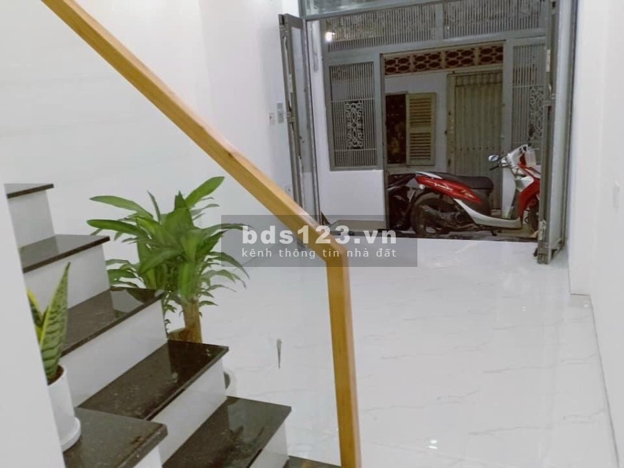 Bán Nhà đẹp đường Tô Hiến Thành, 3 tầng, 45m2, ngang hơn 4m, giá 5 tỷ hơn.
