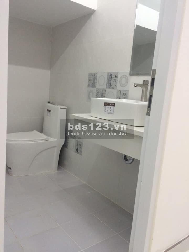 Bán Nhà đẹp đường Tô Hiến Thành, 3 tầng, 45m2, ngang hơn 4m, giá 5 tỷ hơn.