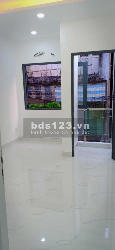 Bán Nhà đẹp đường Tô Hiến Thành, 3 tầng, 45m2, ngang hơn 4m, giá 5 tỷ hơn.