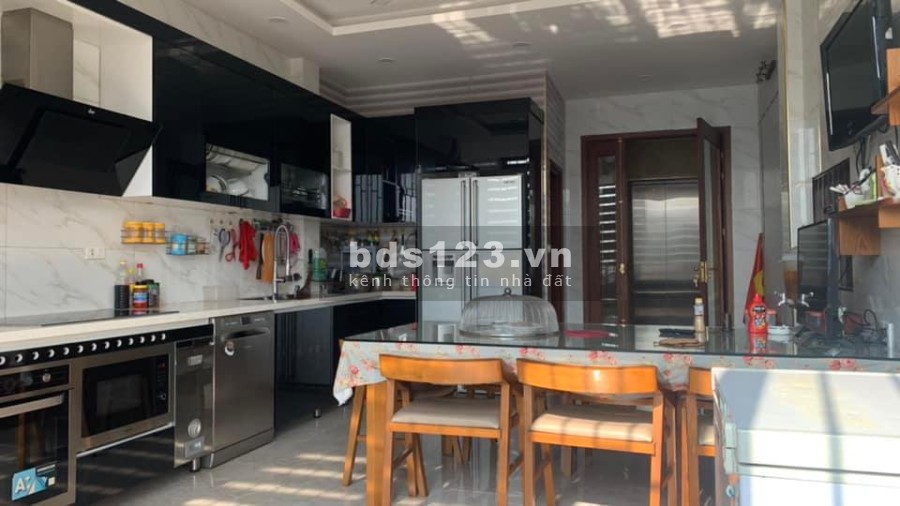 Bán nhà PL ô tô 91 Nguyễn Chí Thanh 37m2 x 7 tầng thang máy giá 14,8 tỷ. LH 0912442669