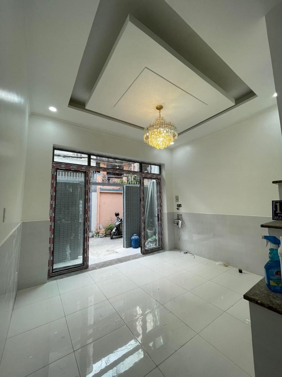 Bán nhà 1 sẹc, ngang 4m5, Huỳnh Tấn Phát, Quận 7 giá bán nhỉnh 5 tỷ lh 0888553356