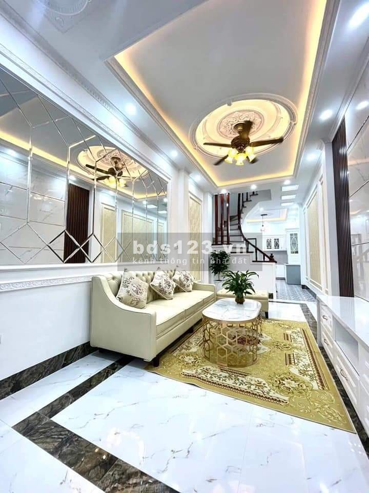 Bán nhà riêng ở Thượng Thanh, DT 36m2 x 4,5T, giá 3.7 tỷ, 10m ra ngõ ôtô tránh