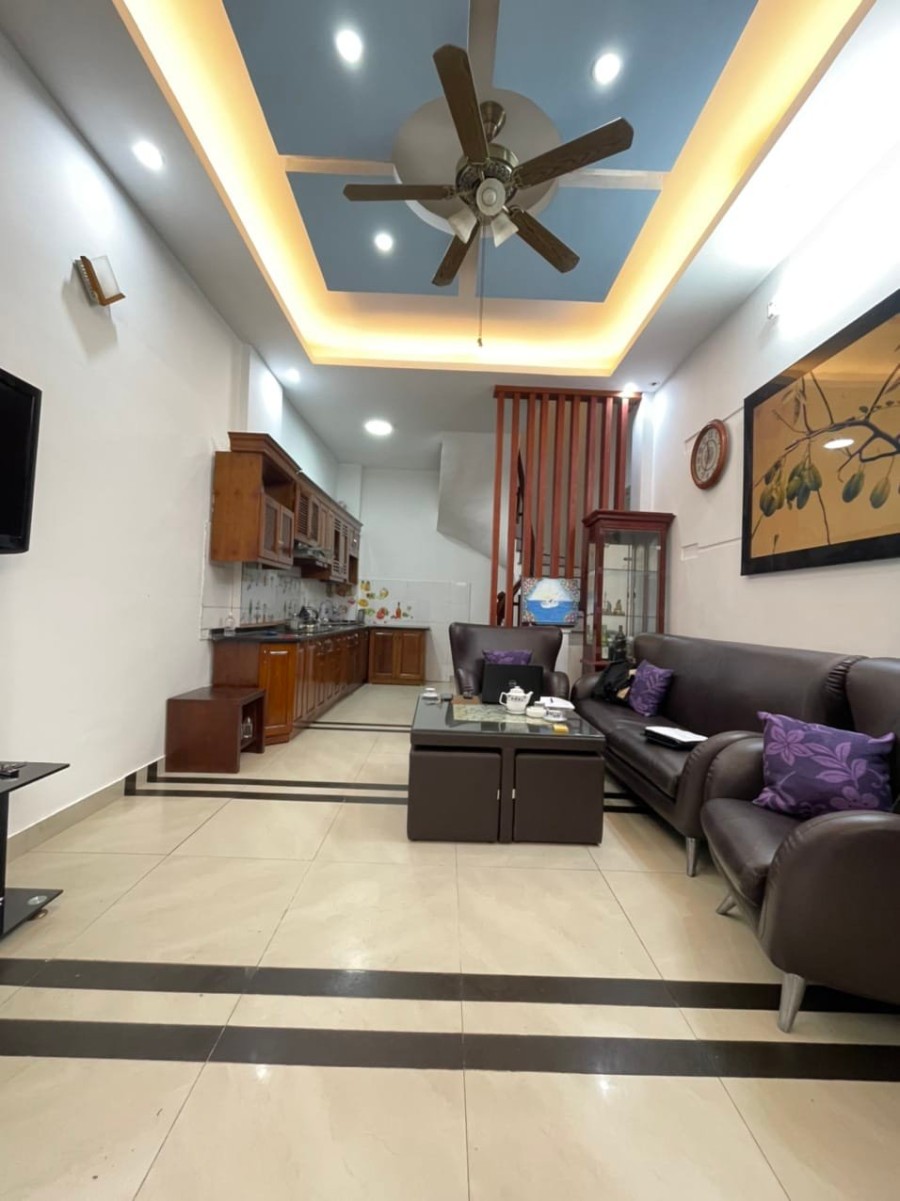 Nhà nguyên căn đẹp ở ngay Khương Đình, full nội thất giá bán 35m2, giá 3.9 tỷ, sổ sẵn