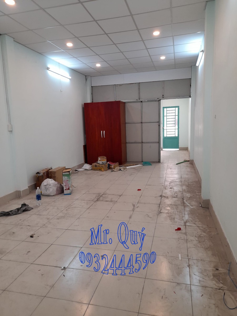 Chủ sang nhà mới cần bán nhà diện tích 79m2, hẻm Lạc Long Quân, Tân Bình, giá chỉ 6.99 tỷ
