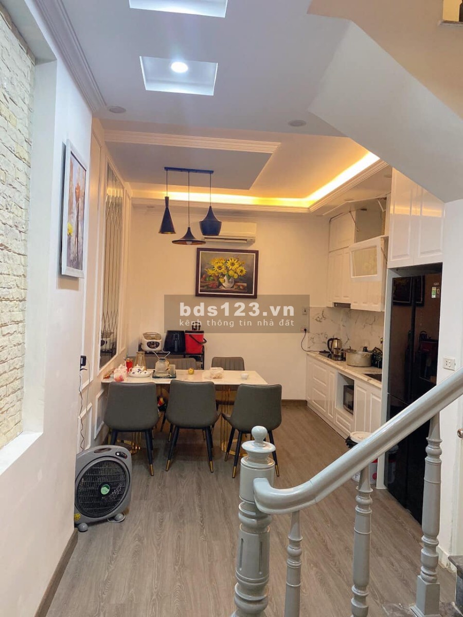 Giáp Nhị Thịnh Liệt lô góc ô tô đỗ cửa, nội thất đầy đủ, diện tích 45m2 4 tầng giá 4.2 tỷ