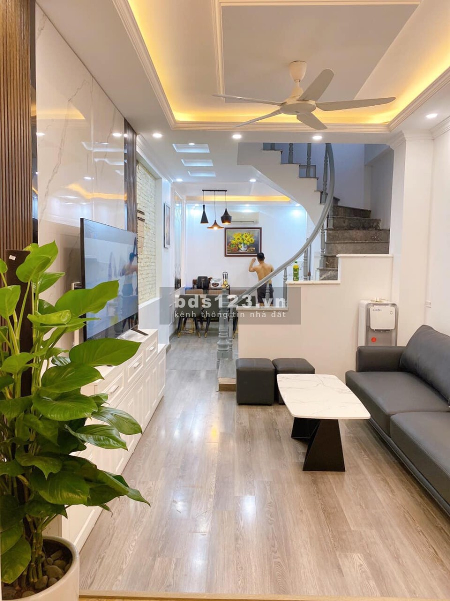 Giáp Nhị Thịnh Liệt lô góc ô tô đỗ cửa, nội thất đầy đủ, diện tích 45m2 4 tầng giá 4.2 tỷ
