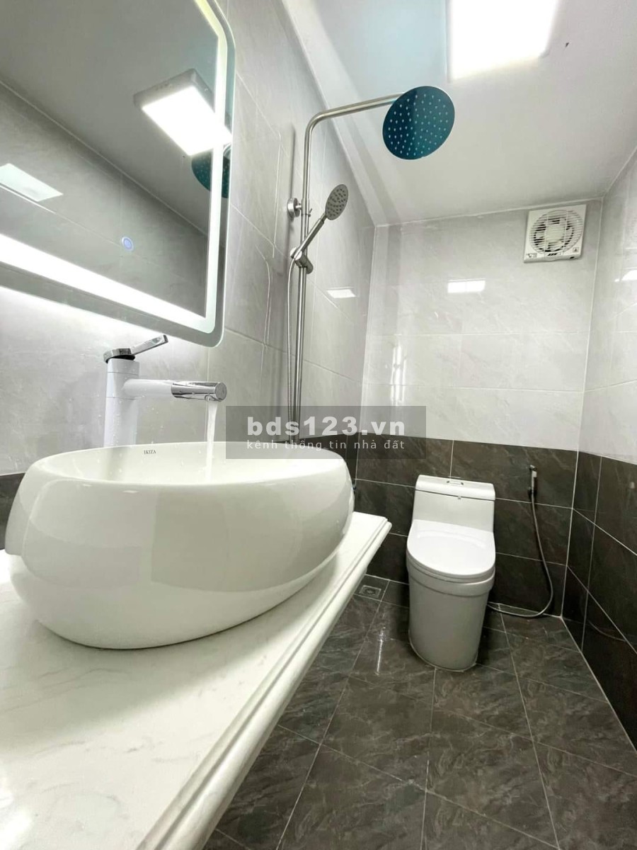Bán nhà nguyên căn 5 tầng giá bán 4.28 tỷ Khương Trung Quận Thanh Xuân, sổ đẹp