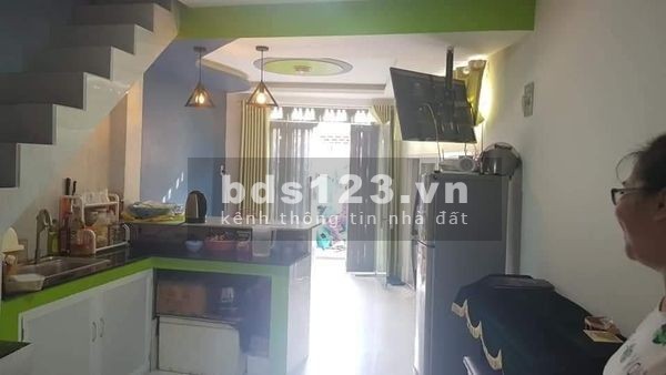 Bán nhà nguyên căn Quận 11 hẻm xe hơi ô tô đổ cửa chỉ nhỉnh 3.5 tỷ, lh 0902421633
