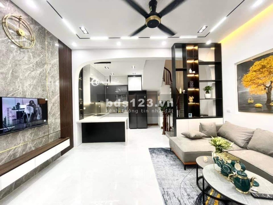 Bán gấp 46m ,nhà 5 tầng mặt tiền 4,5m giá 4.3 tỷ hẻm Lê Trọng Tấn, liên hệ 0976949719