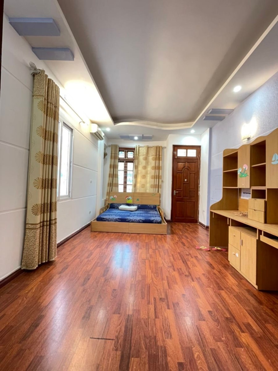 Nhà nguyên căn đẹp ở ngay Khương Đình, full nội thất giá bán 35m2, giá 3.9 tỷ, sổ sẵn