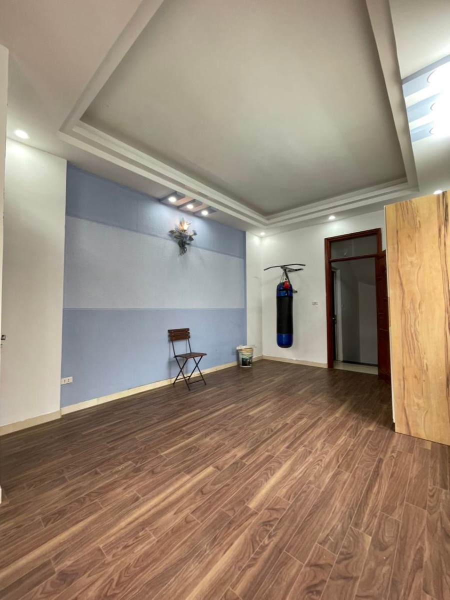 Nhà nguyên căn đẹp ở ngay Khương Đình, full nội thất giá bán 35m2, giá 3.9 tỷ, sổ sẵn