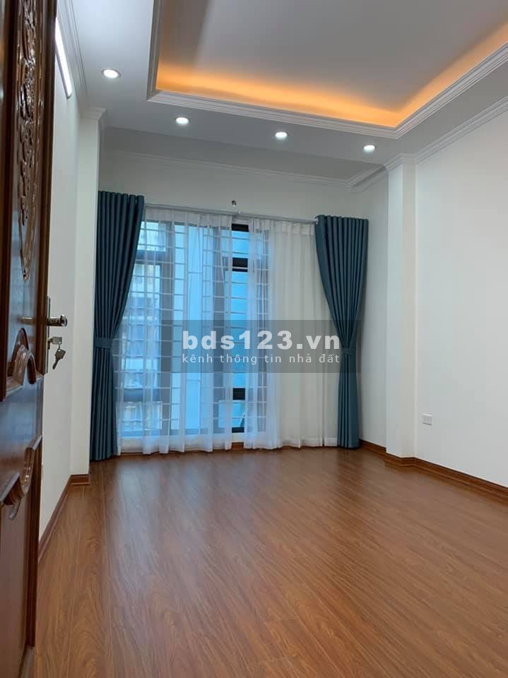 Bán nhà 3 mặt thoáng ngõ to Lĩnh Nam ô tô tránh, DTSD 36m2 xây mới 4 tầng cực đẹp chỉ 3.3 tỷ