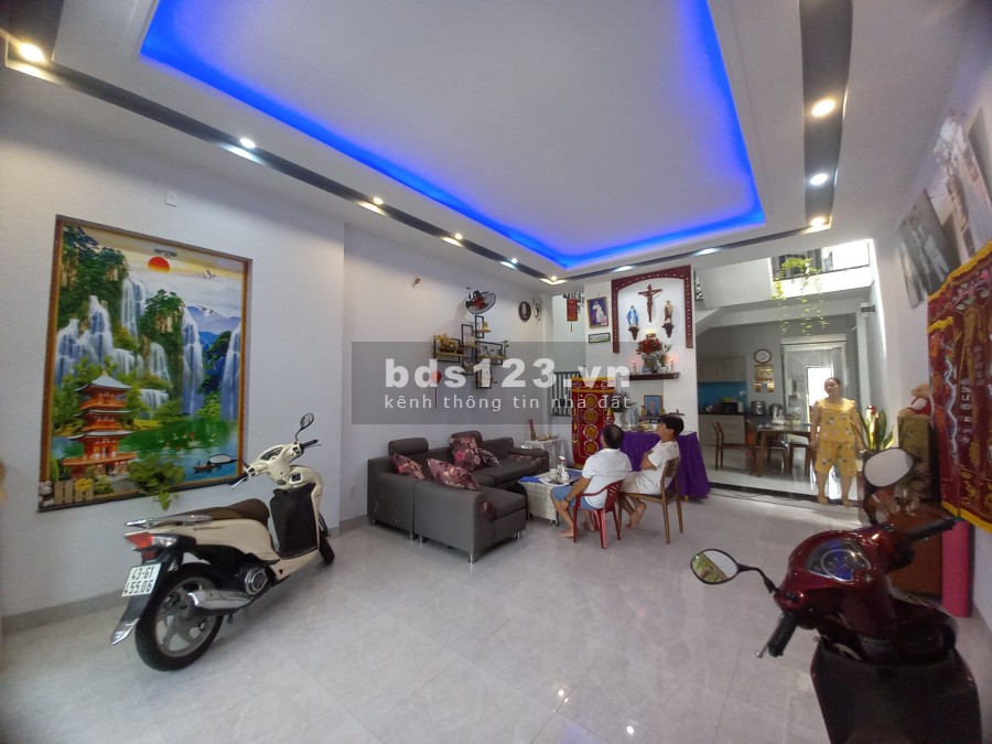Hơn 4 tỷ có ngay căn nhà Trung tâm Hòa Xuân, đầy đủ công năng, vị trí đẹp, giá tốt