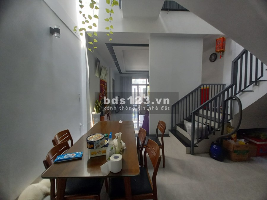 Hơn 4 tỷ có ngay căn nhà Trung tâm Hòa Xuân, đầy đủ công năng, vị trí đẹp, giá tốt