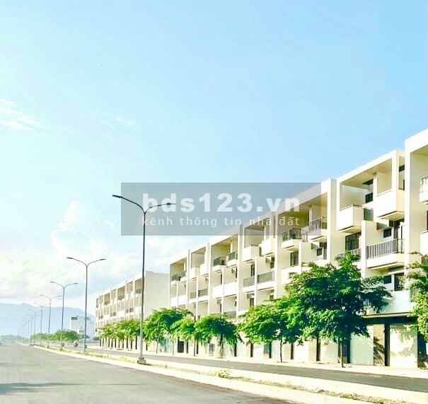Bán shophouse VCN Phước Long Nha Trang giá tốt giá bán 9.5 tỷ, bàn giao nhà hoàn thiện