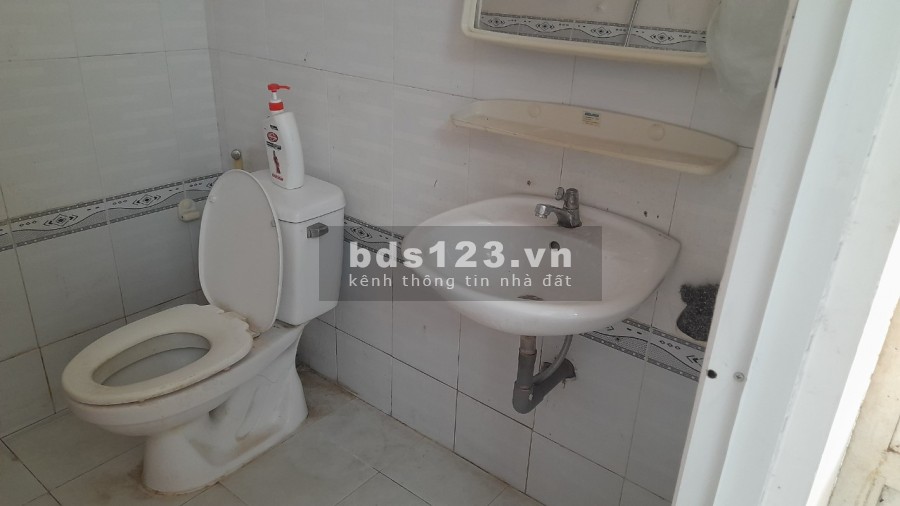 Nhà nguyên căn cho thuê trung tâm thành phố Thủ Đức, đường lớn, có sân để xe thoải mái