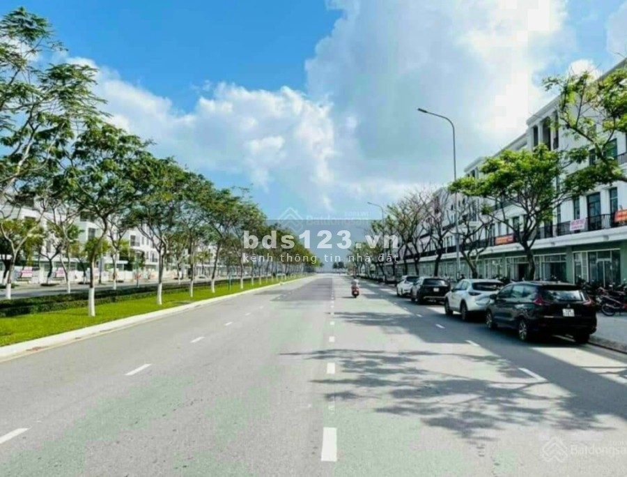 Cần bán shophouse tâm huyết đúc 4 tầng kiên cố, diện tích 497m2 2 mặt tiền khu dân cư