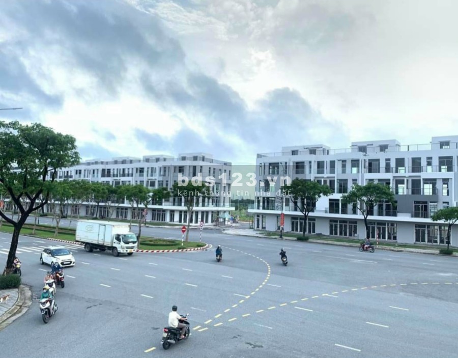 Cần bán shophouse tâm huyết đúc 4 tầng kiên cố, diện tích 497m2 2 mặt tiền khu dân cư