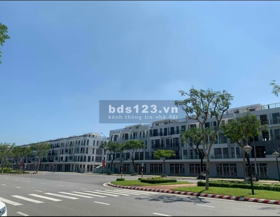Cần bán shophouse tâm huyết đúc 4 tầng kiên cố, diện tích 497m2 2 mặt tiền khu dân cư