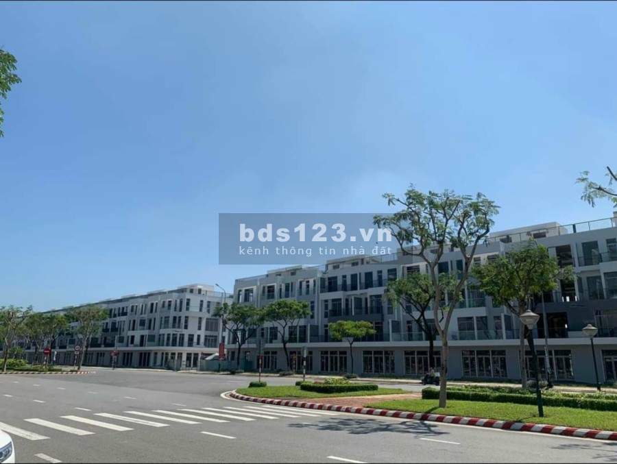 Cần bán shophouse tâm huyết đúc 4 tầng kiên cố, diện tích 497m2 2 mặt tiền khu dân cư