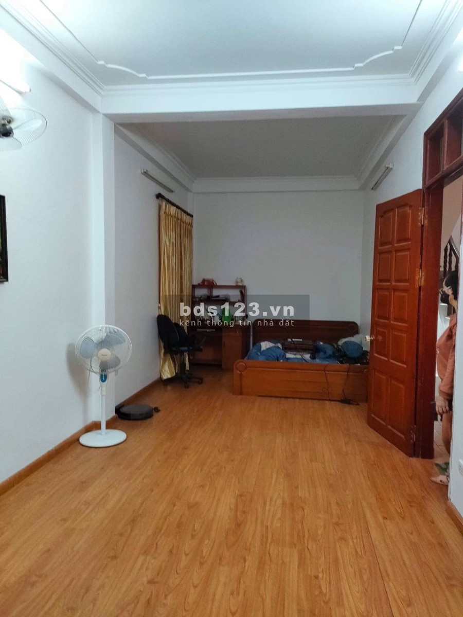 Bán nhà Lê Trọng Tấn Q.Hoàng Mai 44m2x3t giá 3,6 tỷ ngõ rộng thông thoáng cách oto 30m là đến