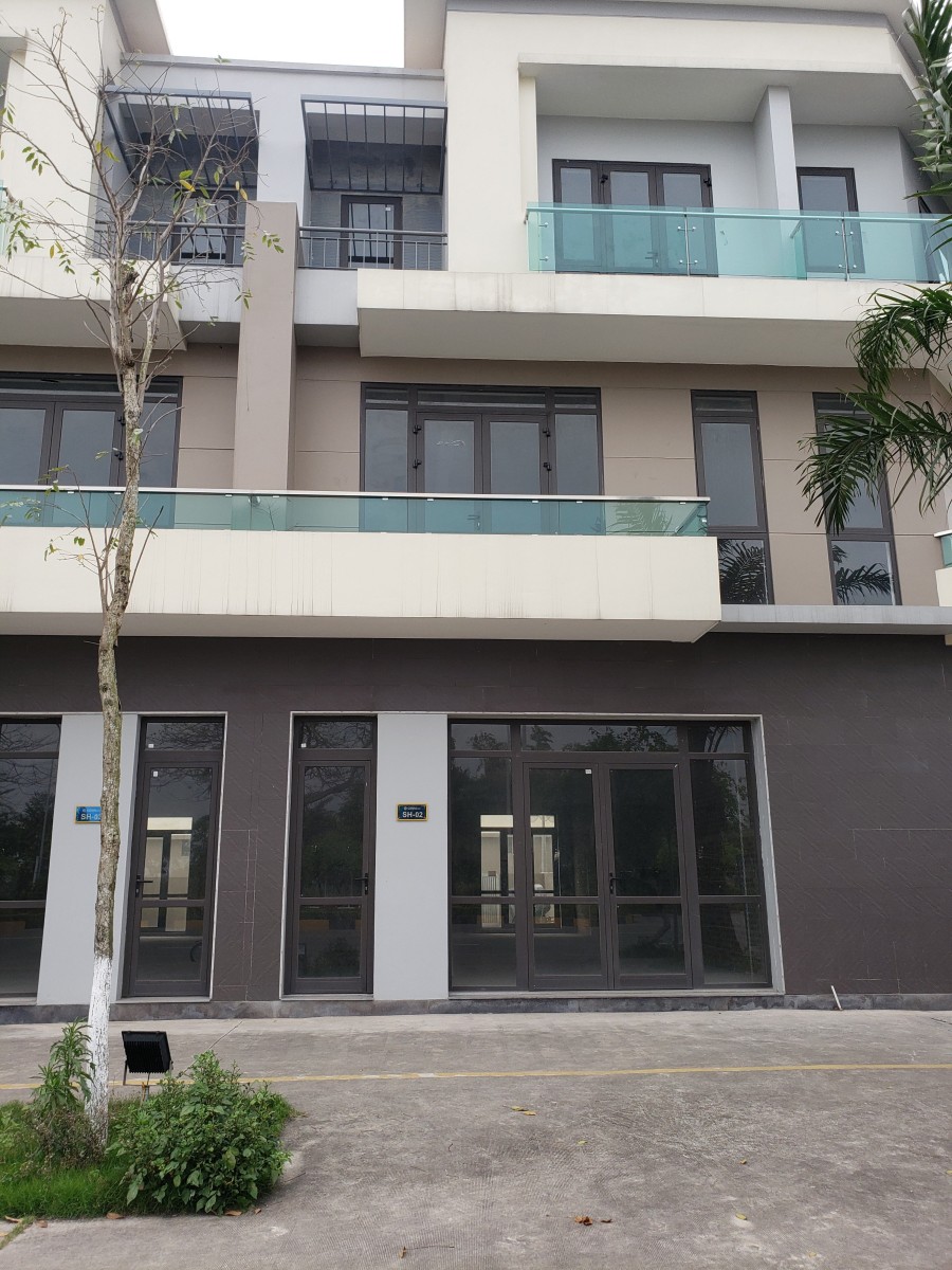 Bán căn Shophouse 3 tầng 120m2, hướng Đông, mặt đường Hữu Nghị 56m giá 12xxxx, Từ Sơn, Bắc Ninh