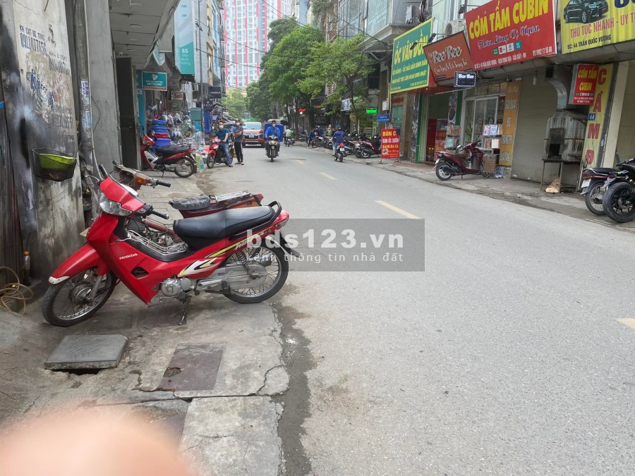 Bán nhà MP Trần Quốc Vượng diện tích sử dụng 43m2 MT5m giá 15,5 tỷ. LH 0912442669