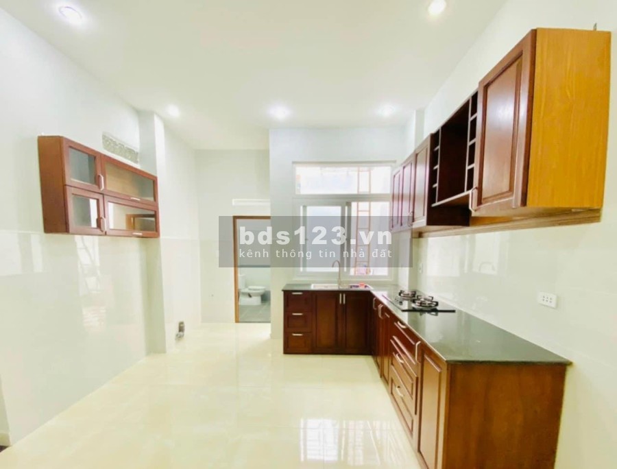 Nhà Hà Huy Giáp đường nhựa 8 mét dtsd 4.25x 24, 3 tầng giá 5.9 tỷ thương lượng 0938315760
