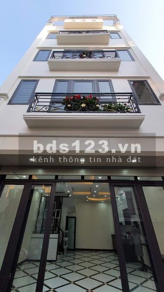 Bán nhà xây mới ở Ô Cách, Hoa Lâm, Đức Giang dt 34mx5T giá 3.35 tỷ cách 5m ra ngõ ôtô đỗ