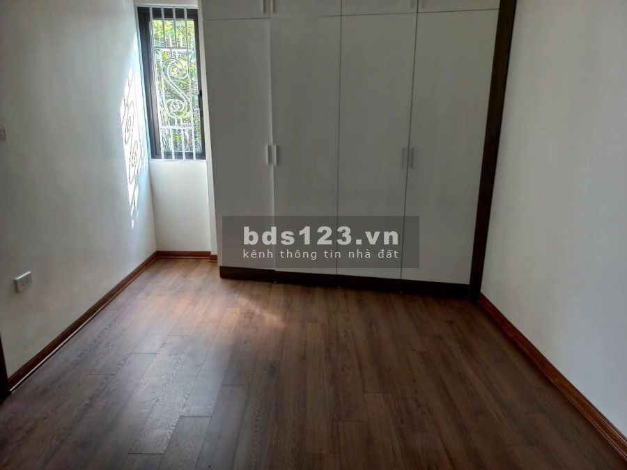 Giáp Nhị Thịnh Liệt ngõ rộng hơn phố ô tô tải tránh 20m, giá 3.85 tỷ 5 tầng, mặt tiền 4m