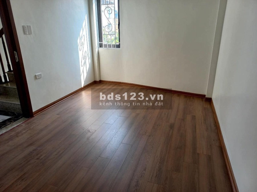 Giáp Nhị Thịnh Liệt ngõ rộng hơn phố ô tô tải tránh 20m, giá 3.85 tỷ 5 tầng, mặt tiền 4m