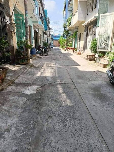 Nhà 2 tầng đúc bê tông cốt thép đường Lê Văn Quới Bình Trị Đông A Bình Tân, dt 40m2, giá 4 tỷ